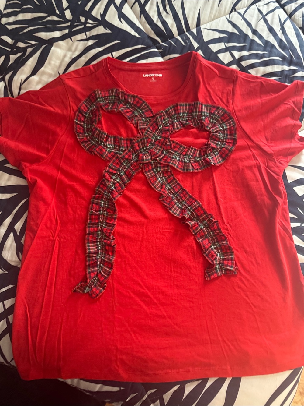Lands' End Red Short Sleeve Tee with Plaid Bow Applique. Size xl woman